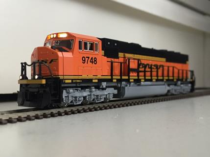 BNSF SD70MAC 9748 1
